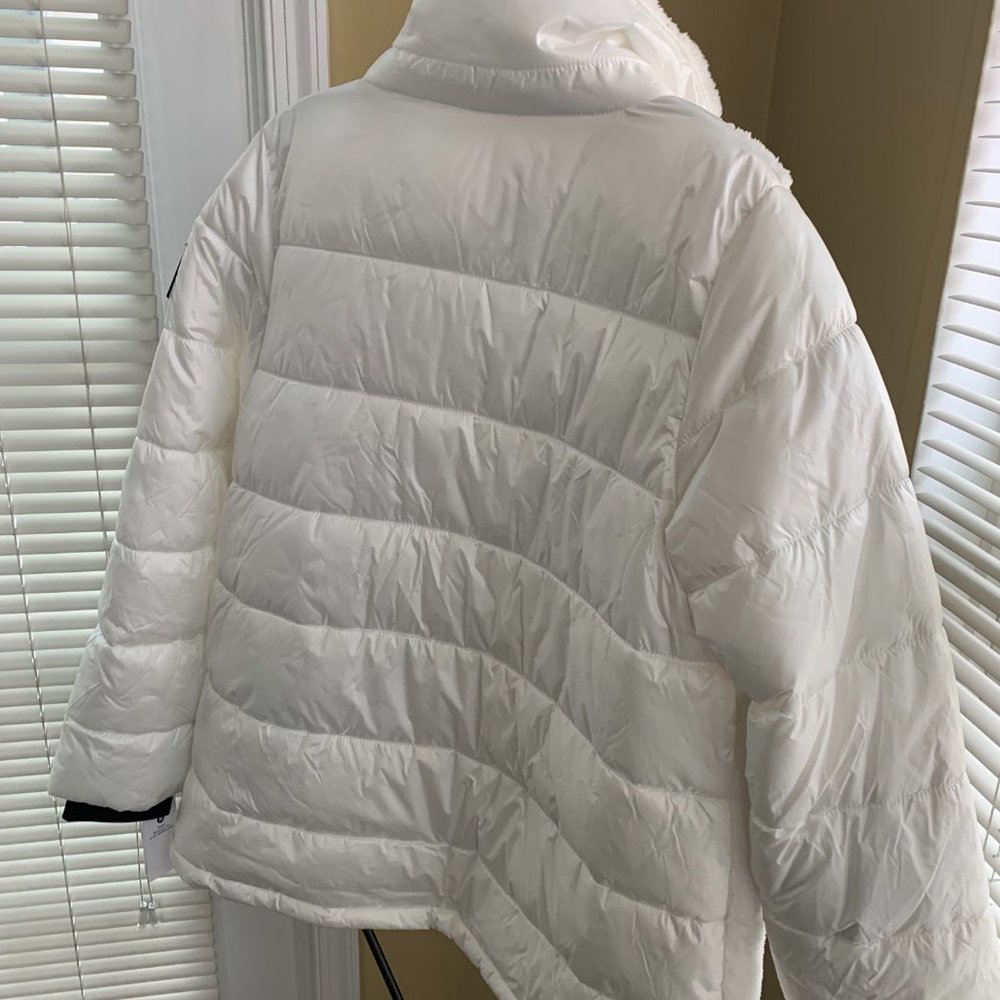 Calvin Klein Performance NWT, SIZE MEDIUM - Picture 2 of 14